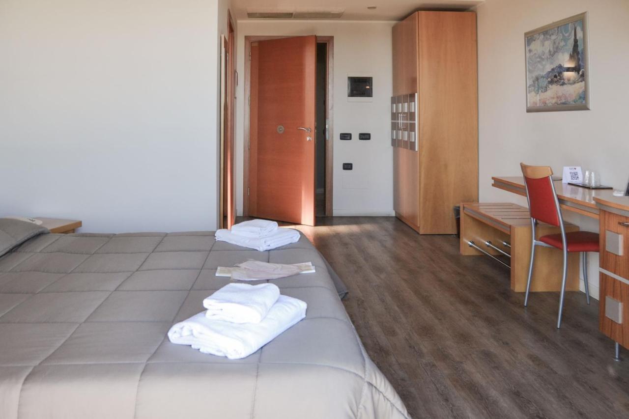 Planet Hotel مارانيلّو المظهر الخارجي الصورة