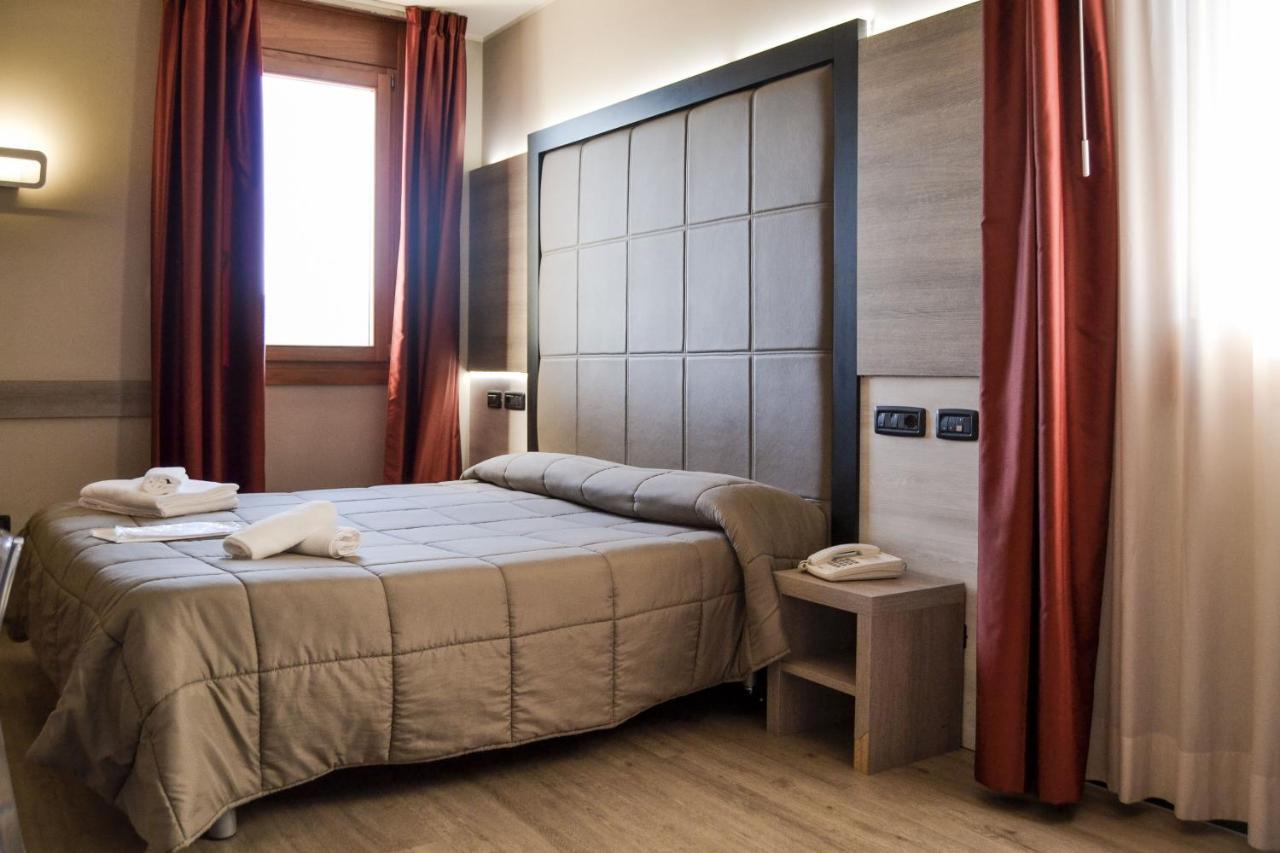 Planet Hotel مارانيلّو المظهر الخارجي الصورة