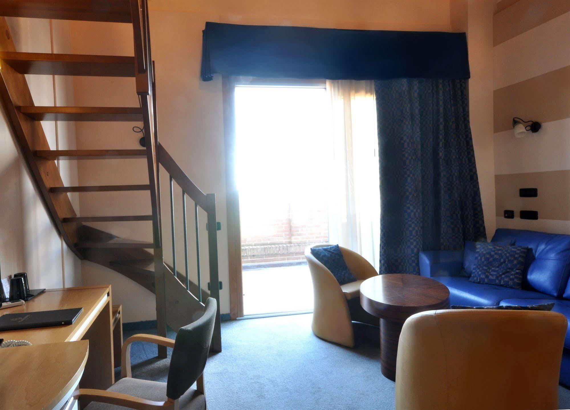 Planet Hotel مارانيلّو المظهر الخارجي الصورة